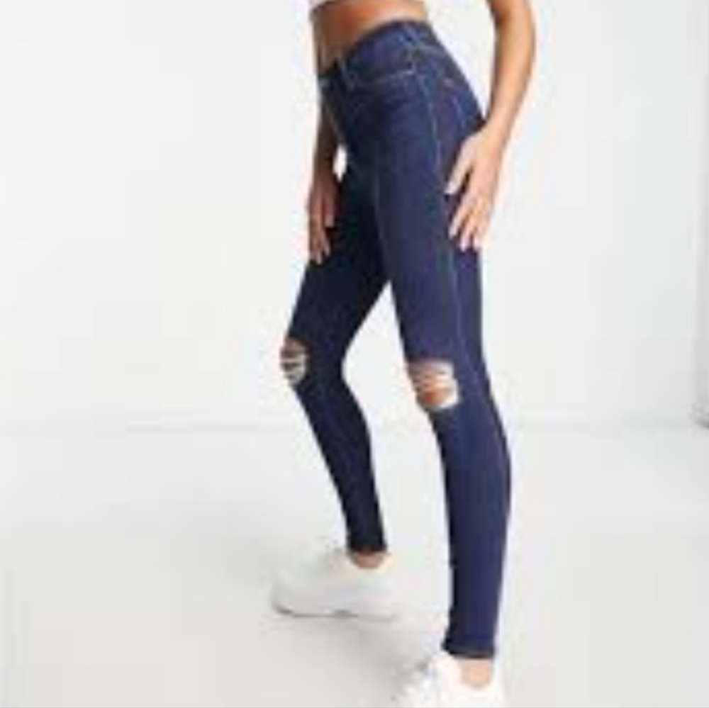 Hollister Ultra High Rise Ripped Jean Legging Size 7R